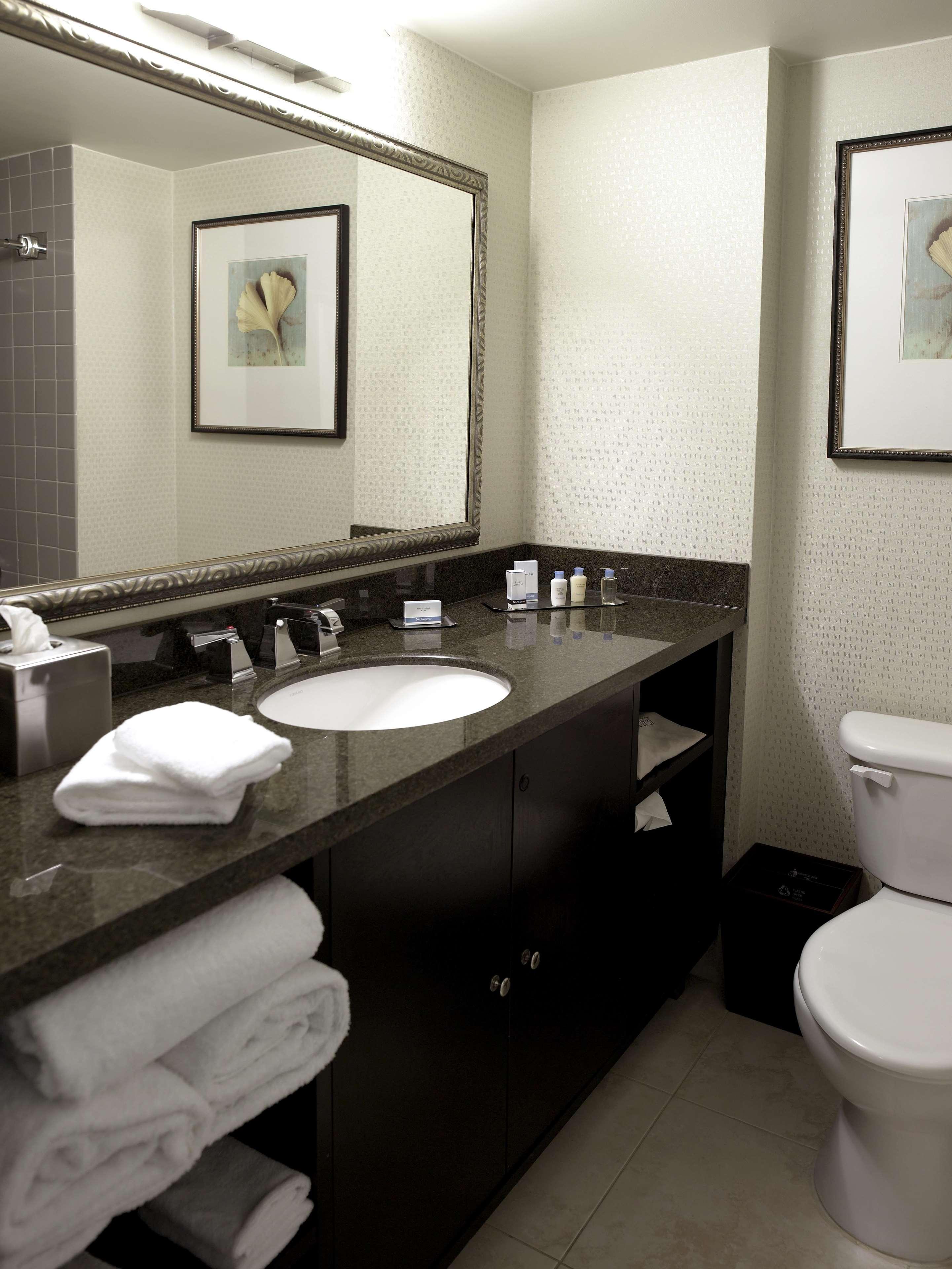 Doubletree By Hilton Charlotte Airport Hotel Buitenkant foto