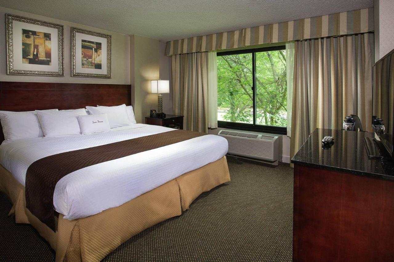 Doubletree By Hilton Charlotte Airport Hotel Buitenkant foto