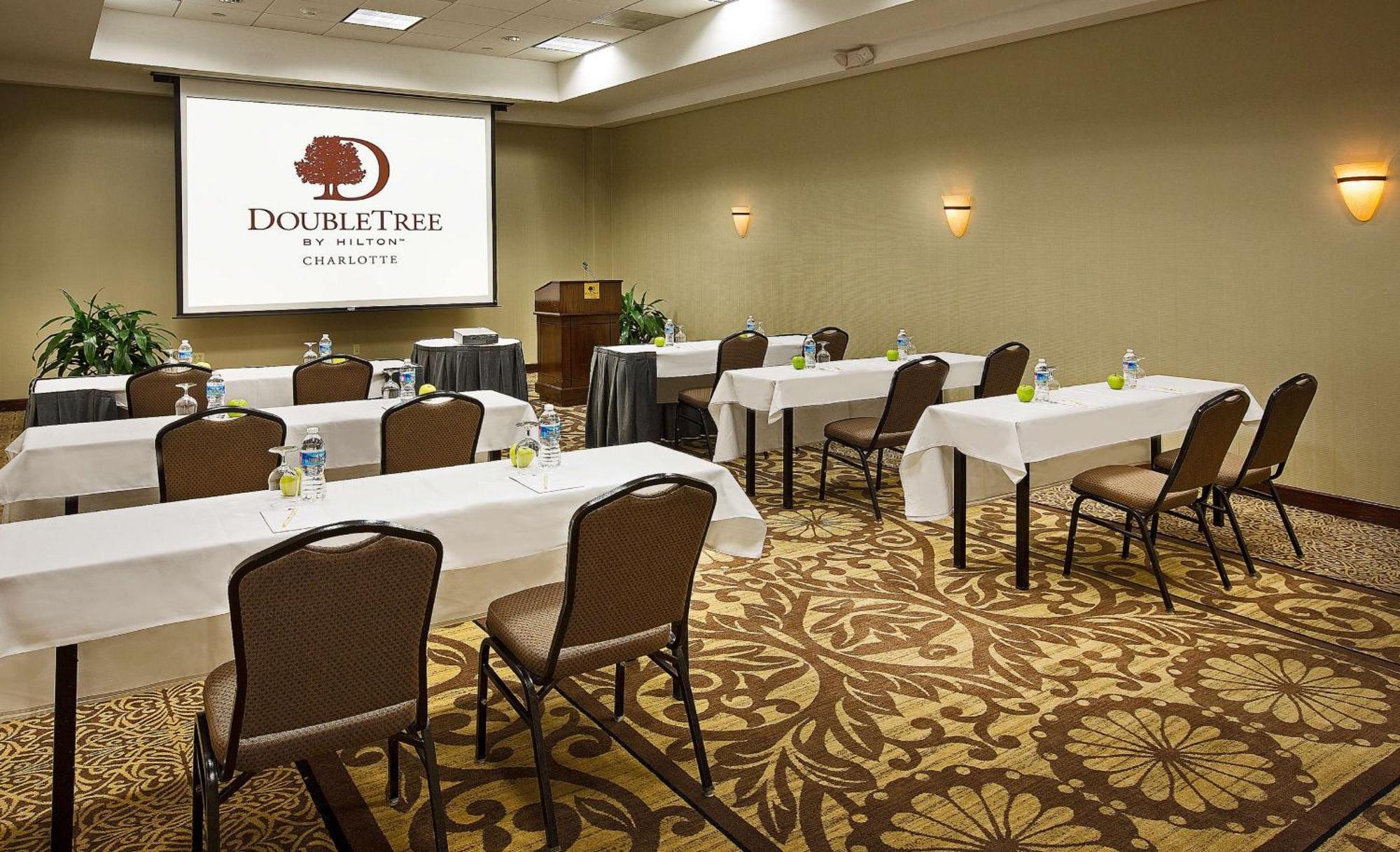 Doubletree By Hilton Charlotte Airport Hotel Buitenkant foto
