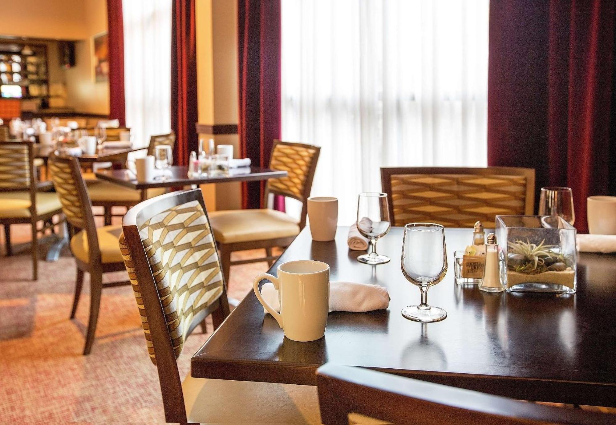 Doubletree By Hilton Charlotte Airport Hotel Buitenkant foto